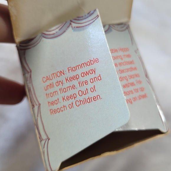 Vintage Avon Huggable Hippo calogne bottle new oldstock never used 1.75 0Z - Picture 12 of 13